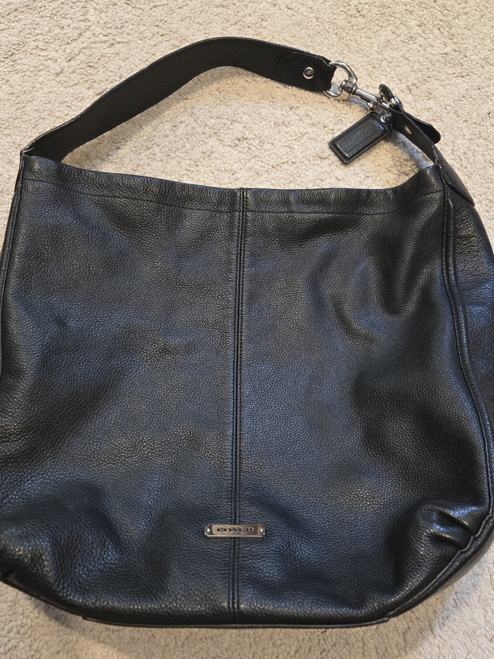 Coach Avery Hobo Black Leather Large Shoulder Bag F23309